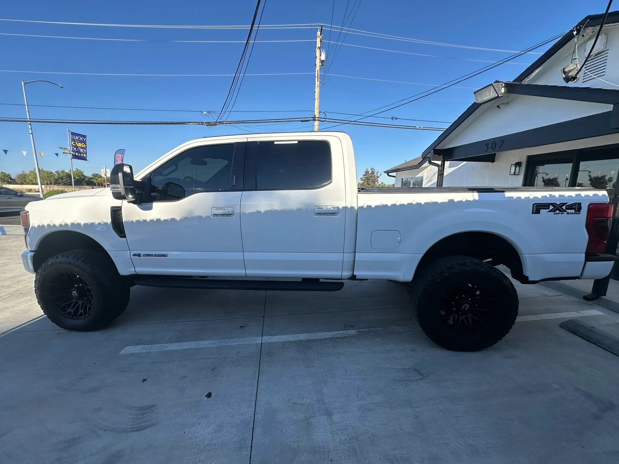 Used 2022 Ford F250 Lariat w/ Black Appearance Package AWD/4WD image 9