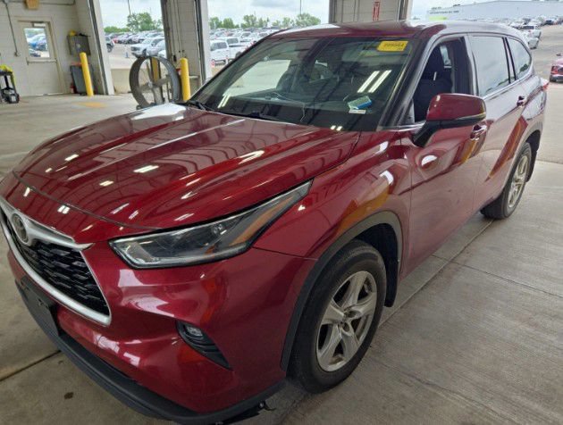 Used 2021 Toyota Highlander LE