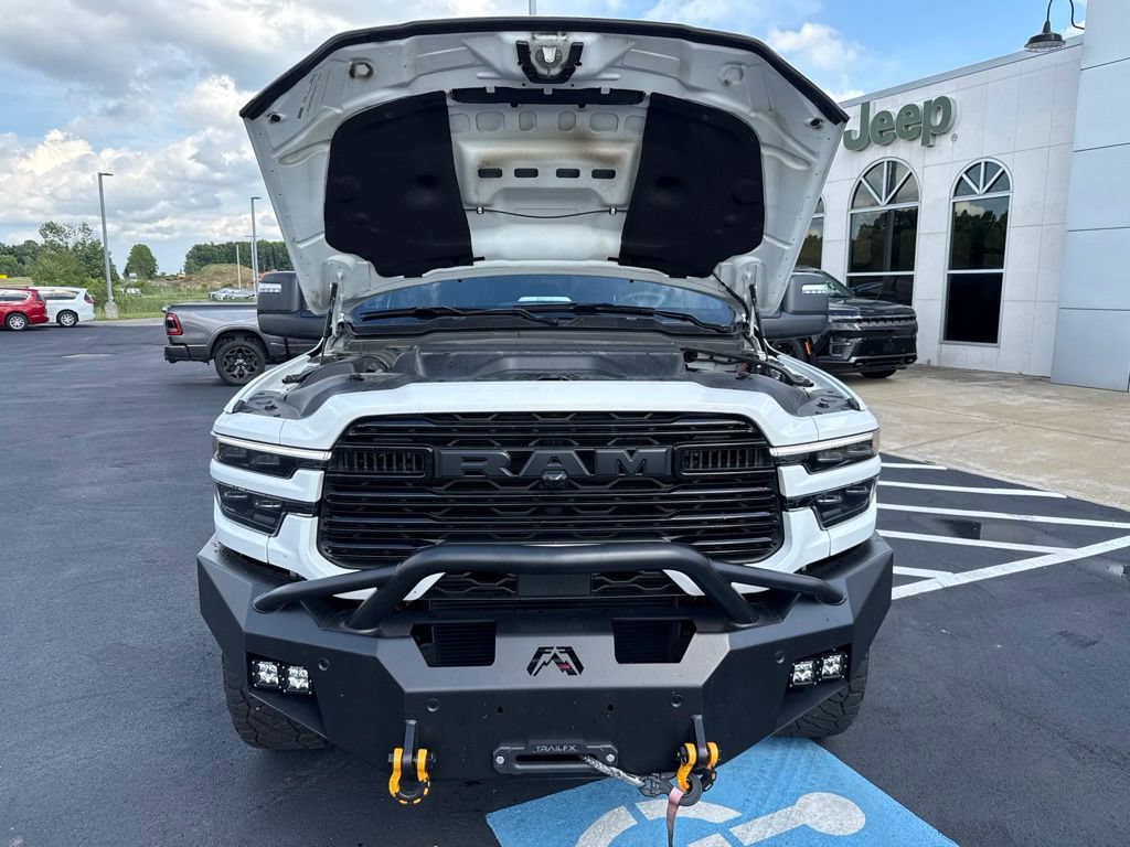 Used 2025 RAM 2500 Laramie AWD/4WD image 25