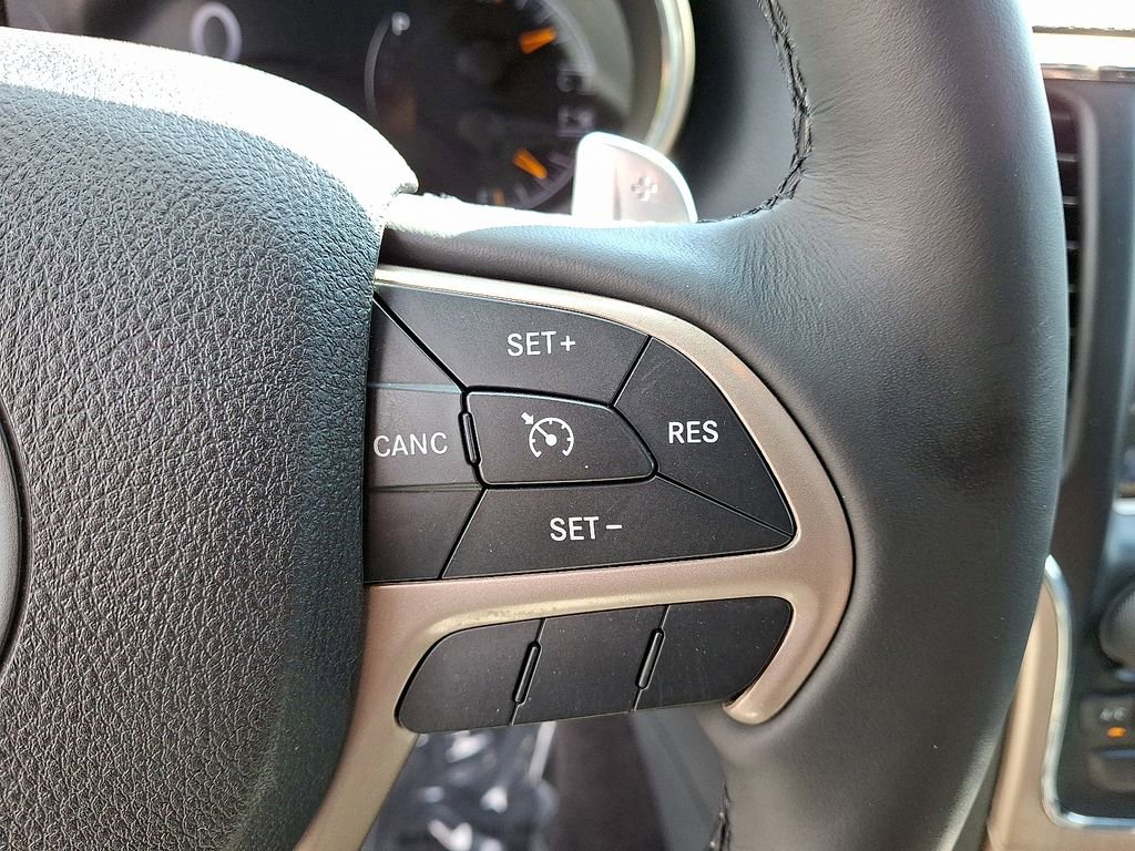 Used 2016 Jeep Grand Cherokee Laredo 75th Anniversary image 22