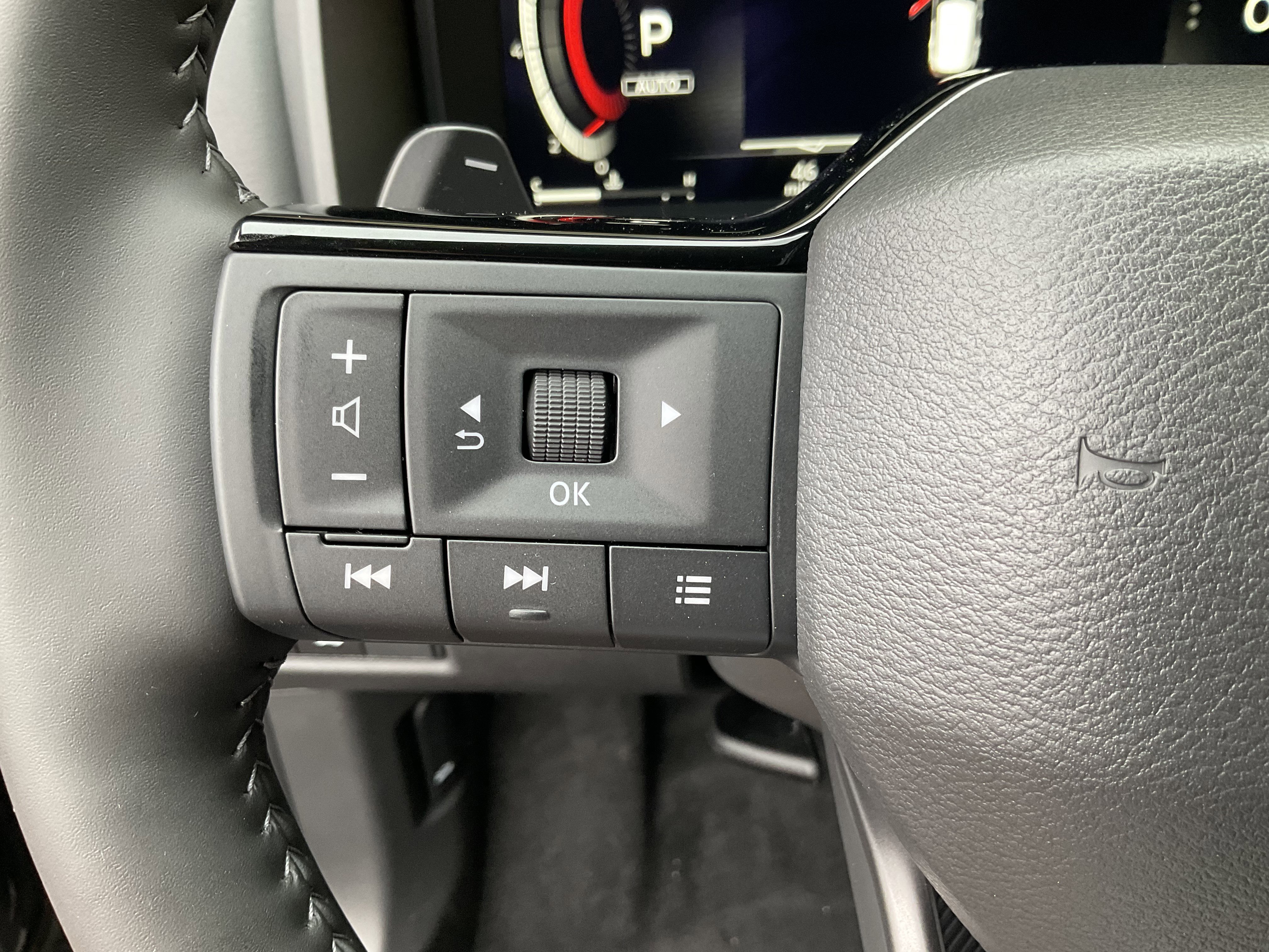 Used 2026 Nissan Rogue Platinum w/ Platinum Premium Package image 38