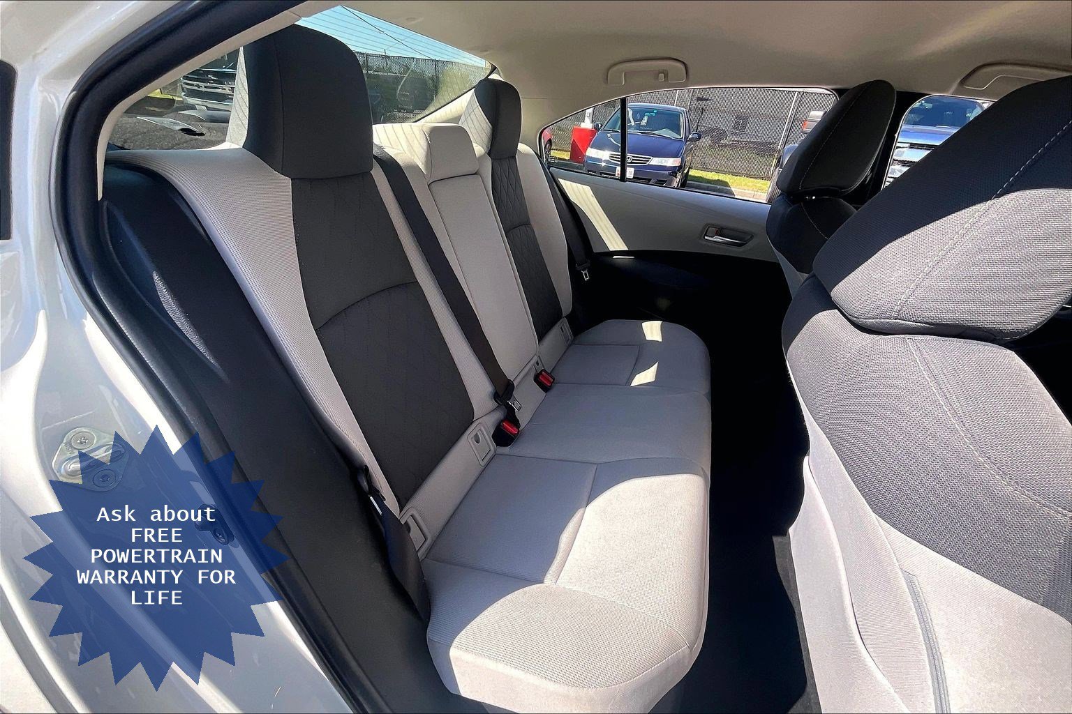 Used 2020 Toyota Corolla LE w/ Carpet Mat Package (TMS) FWD image 31