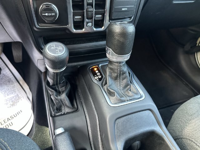 Used 2024 Jeep Wrangler Unlimited w/ Convenience Group AWD/4WD image 24