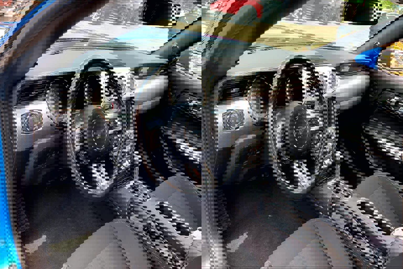 Used 2019 Ford Mustang Convertible w/ Equipment Group 101A RWD image 15