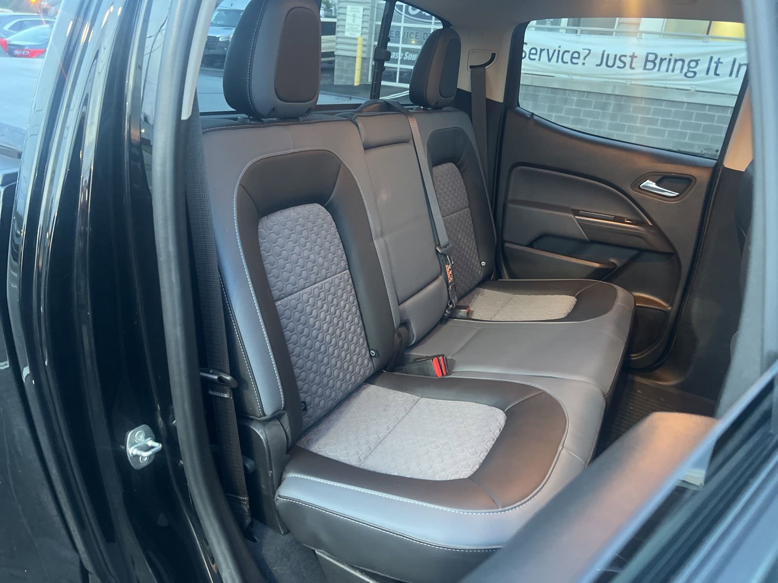 Used 2022 Chevrolet Colorado Z71 w/ Z71 Midnight Edition image 48