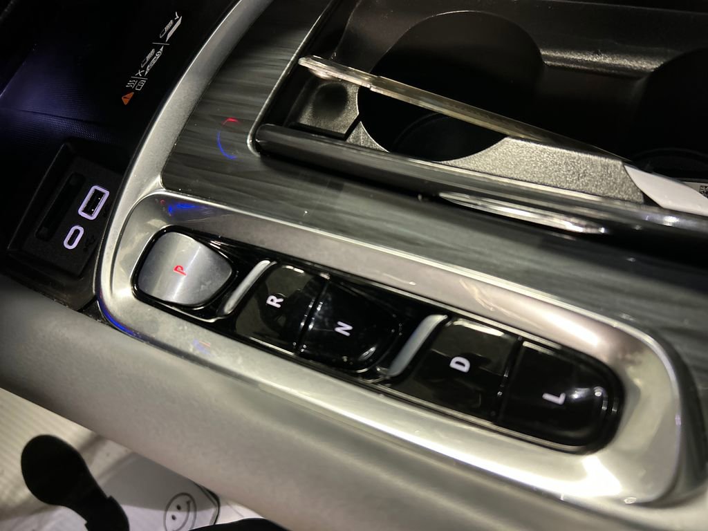 Used 2023 Buick Enclave Essence image 20