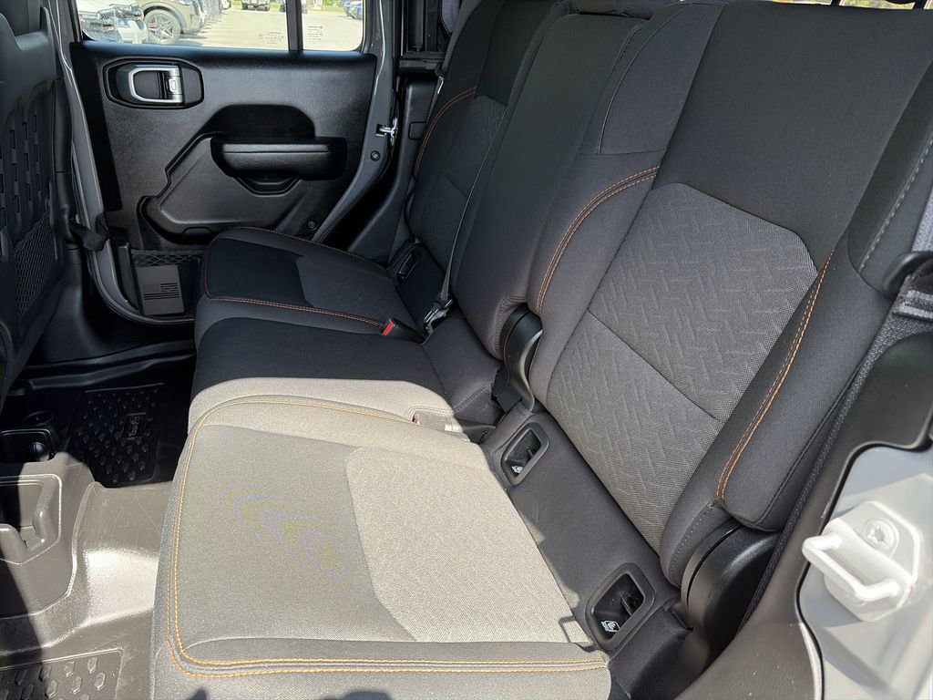Used 2022 Jeep Gladiator Mojave w/ Auxiliary Switch Group AWD/4WD image 29