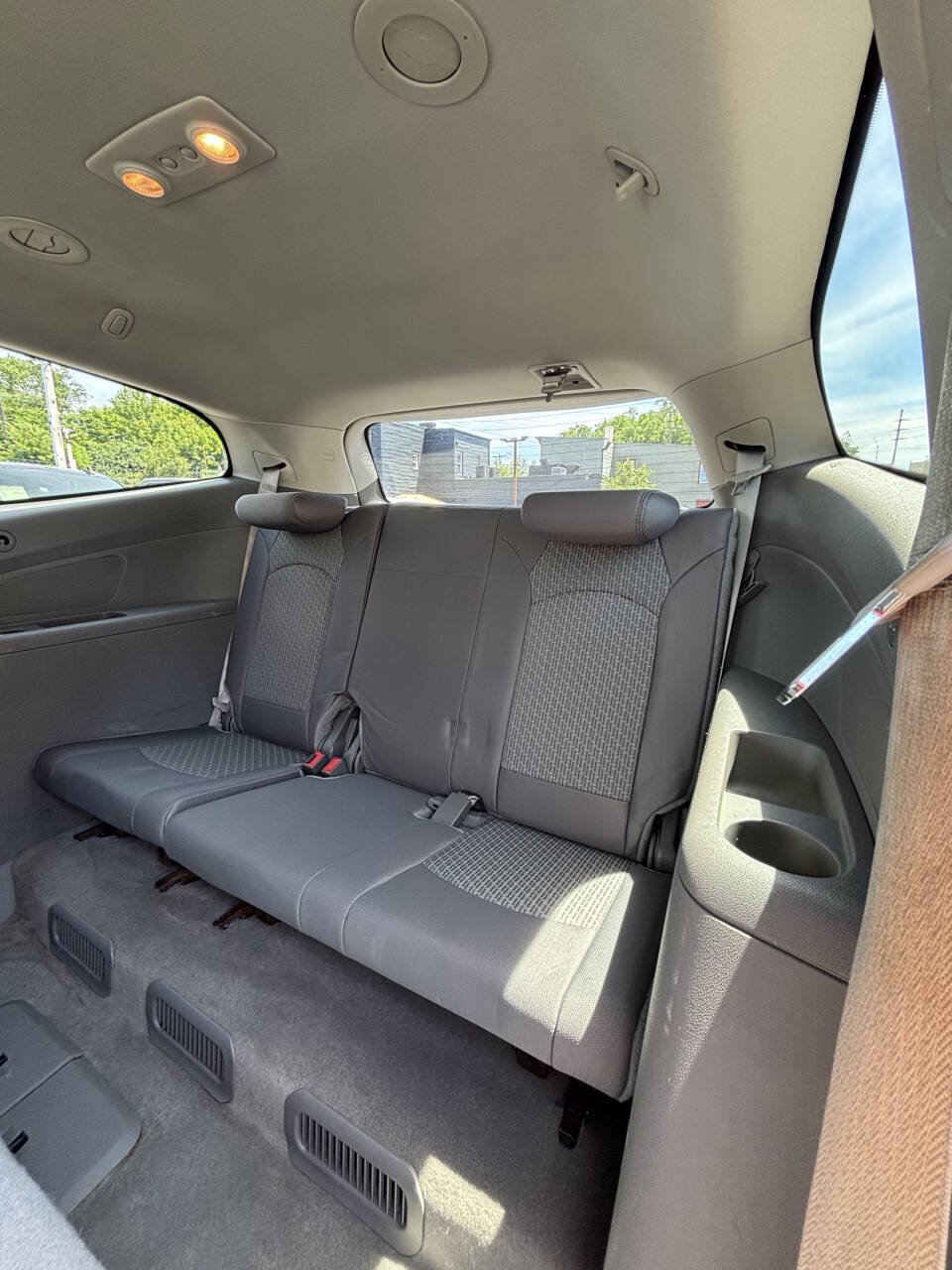 Used 2010 Chevrolet Traverse LS FWD image 16