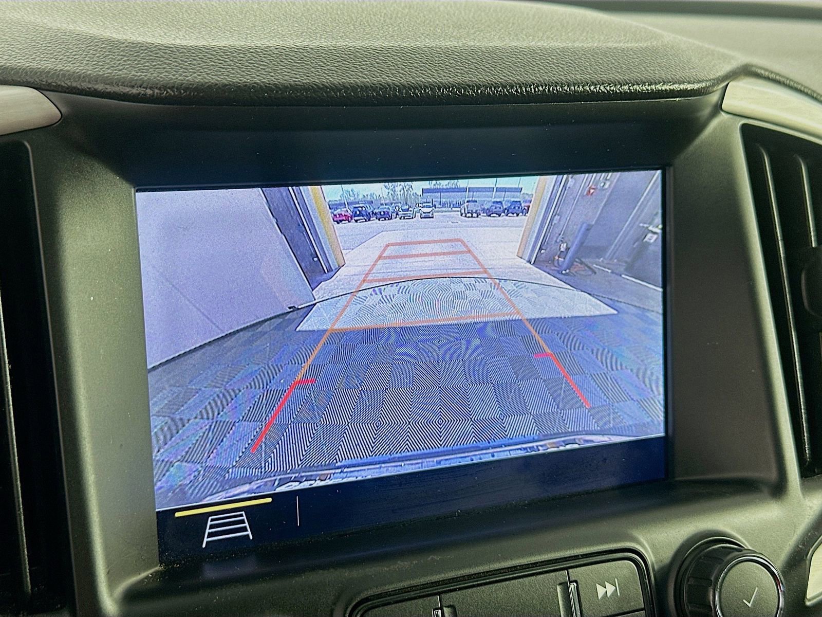 Used 2019 GMC Terrain SLE w/ Driver Convenience Package FWD image 14