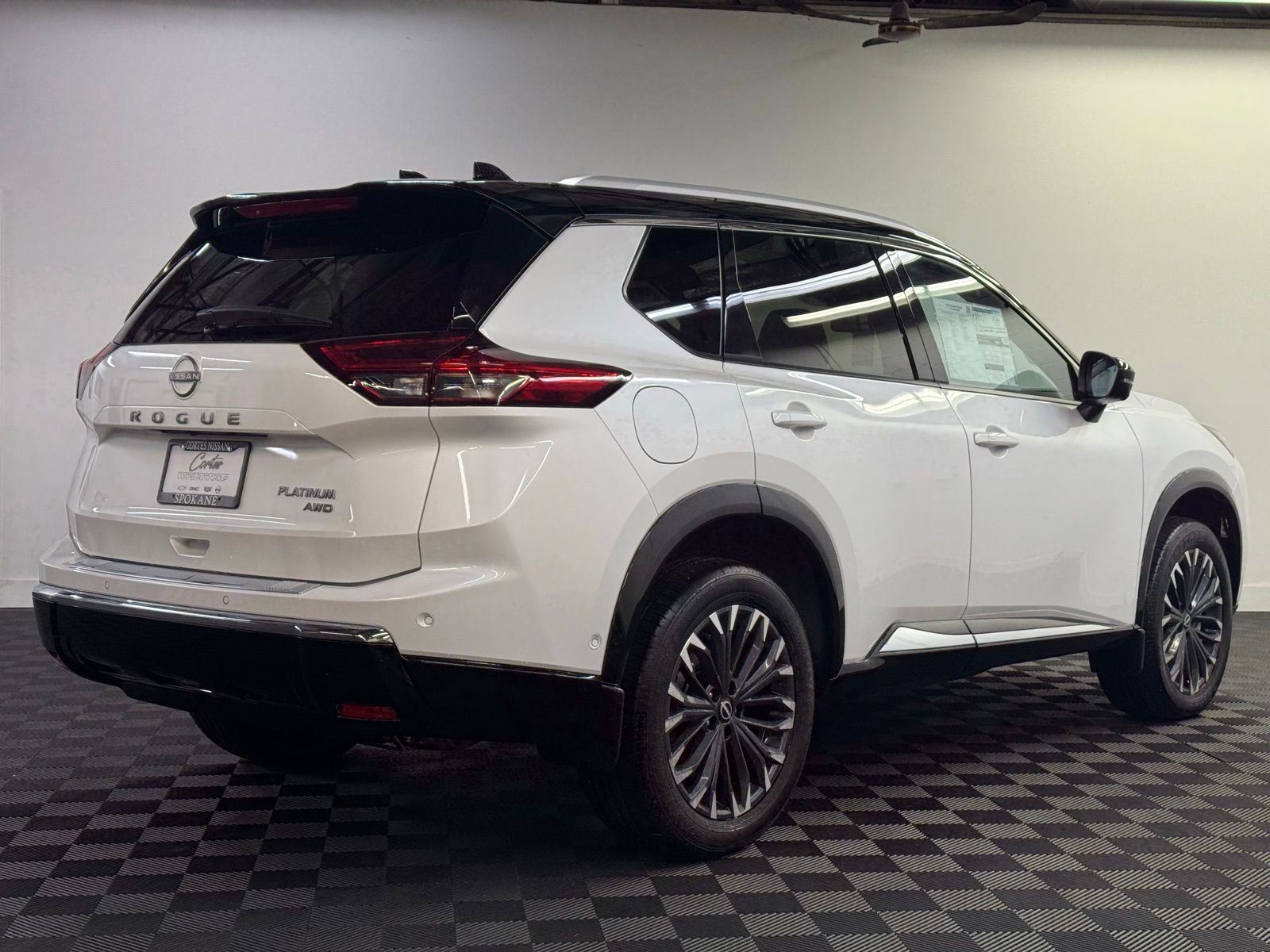 New 2025 Nissan Rogue Platinum w/ Tech Package image 2