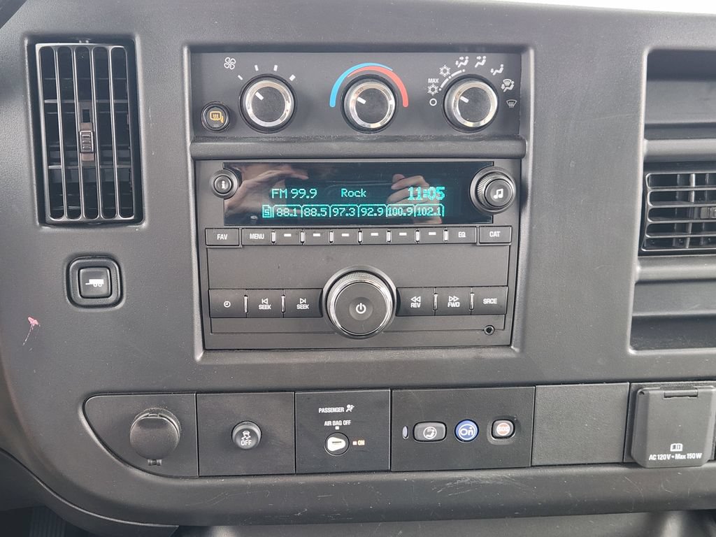 Used 2025 Chevrolet Express 3500 LS RWD image 16