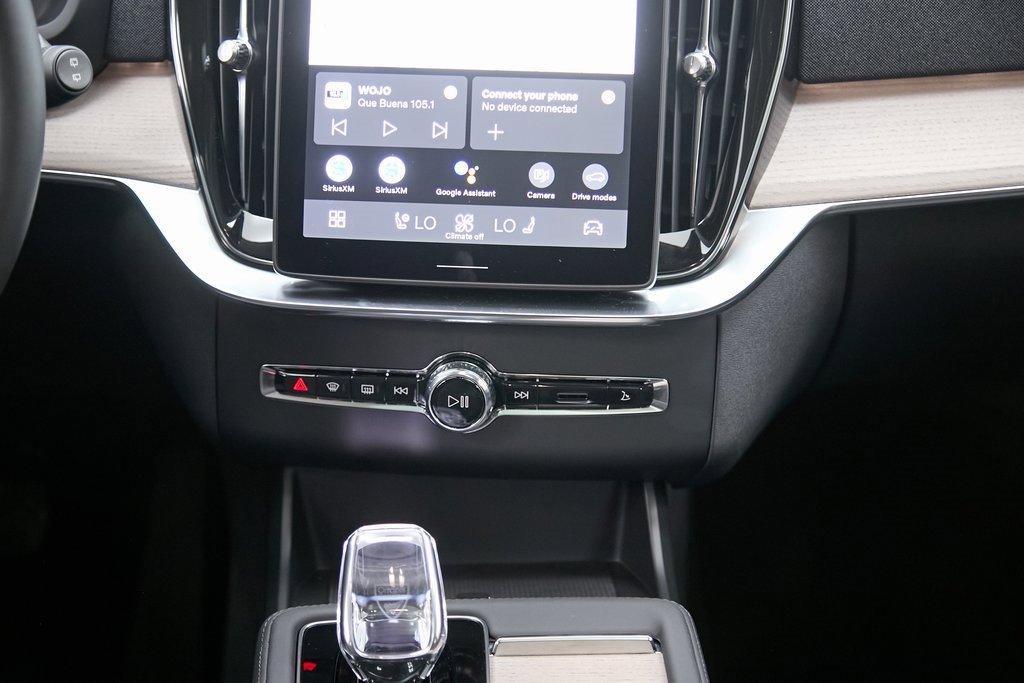 Used 2025 Volvo XC90 B6 Core w/ Protection Package image 28