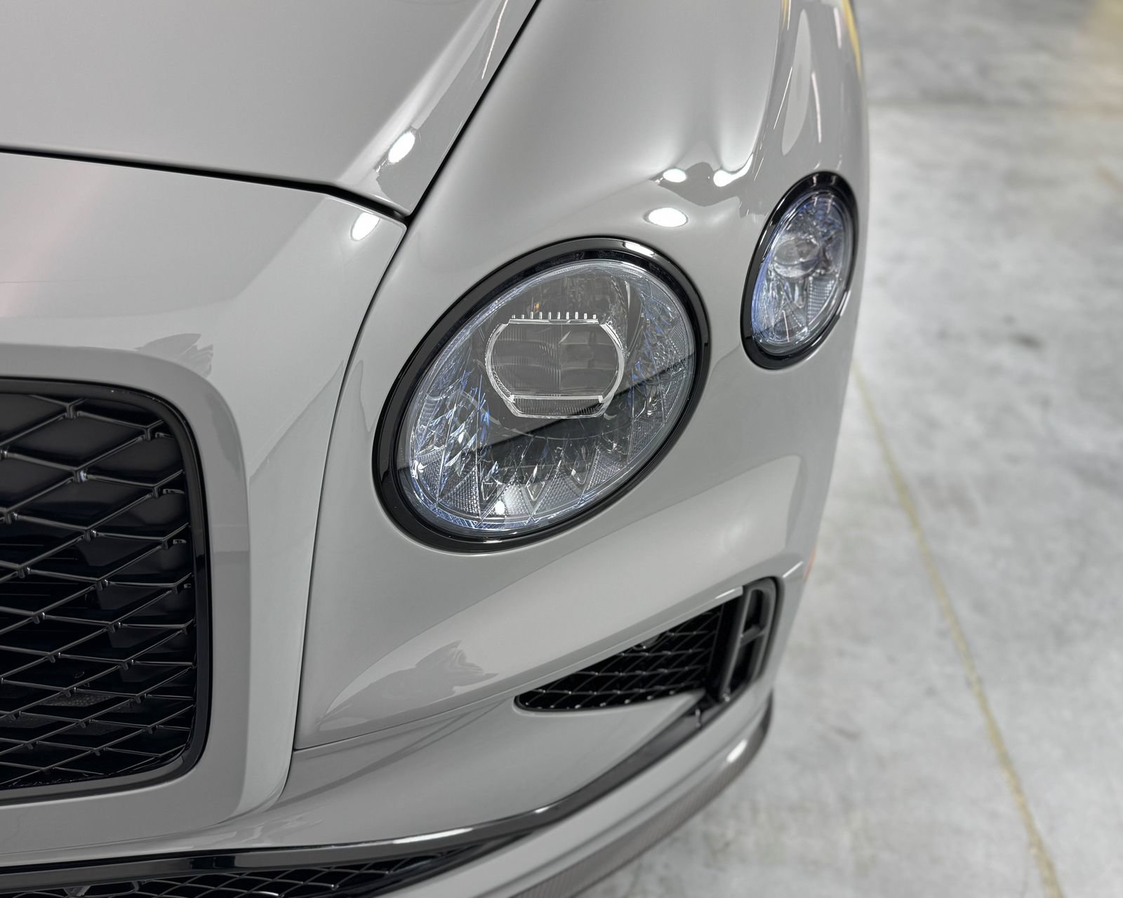 New 2025 Bentley Flying Spur Plug-In Hybrid AWD/4WD image 60