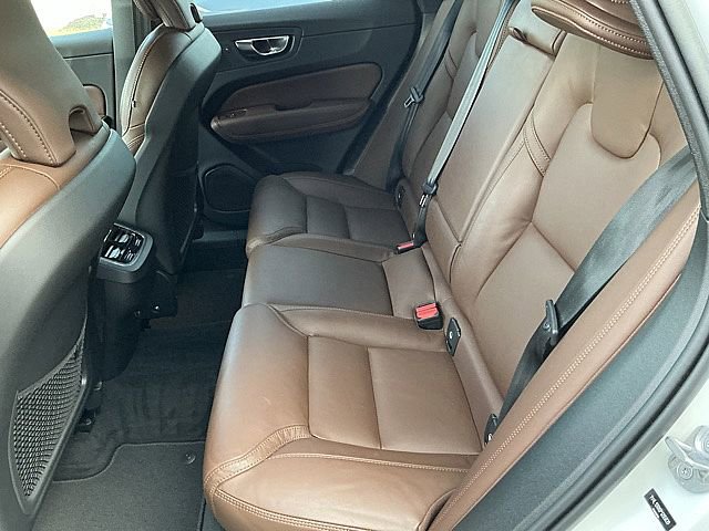 Used 2023 Volvo XC60 B5 Ultimate w/ Climate Package image 14