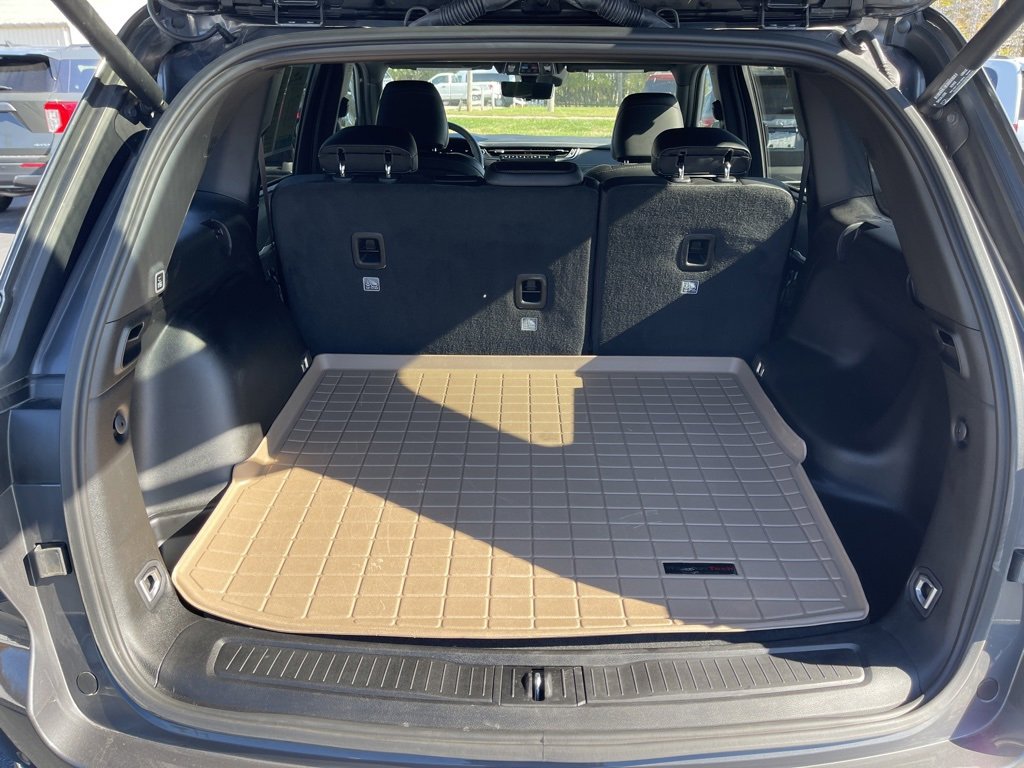 Used 2025 Jeep Grand Cherokee Limited w/ Luxury Tech Group II image 7