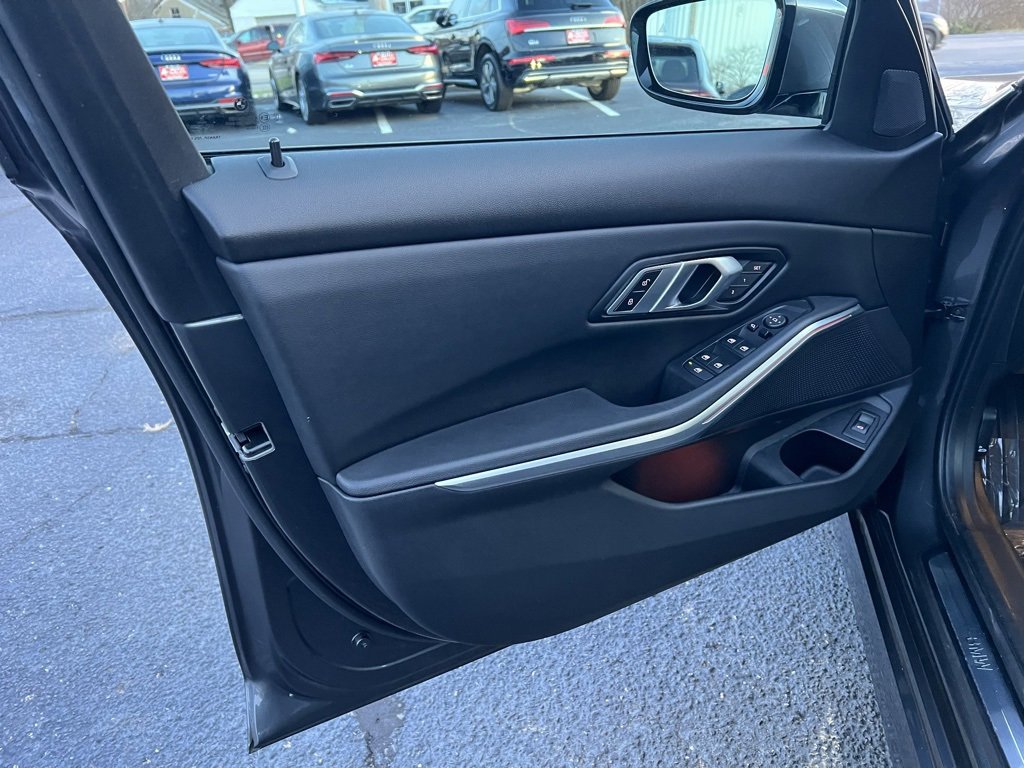 Used 2022 BMW 330i xDrive Sedan w/ Driving Assistance Package image 24