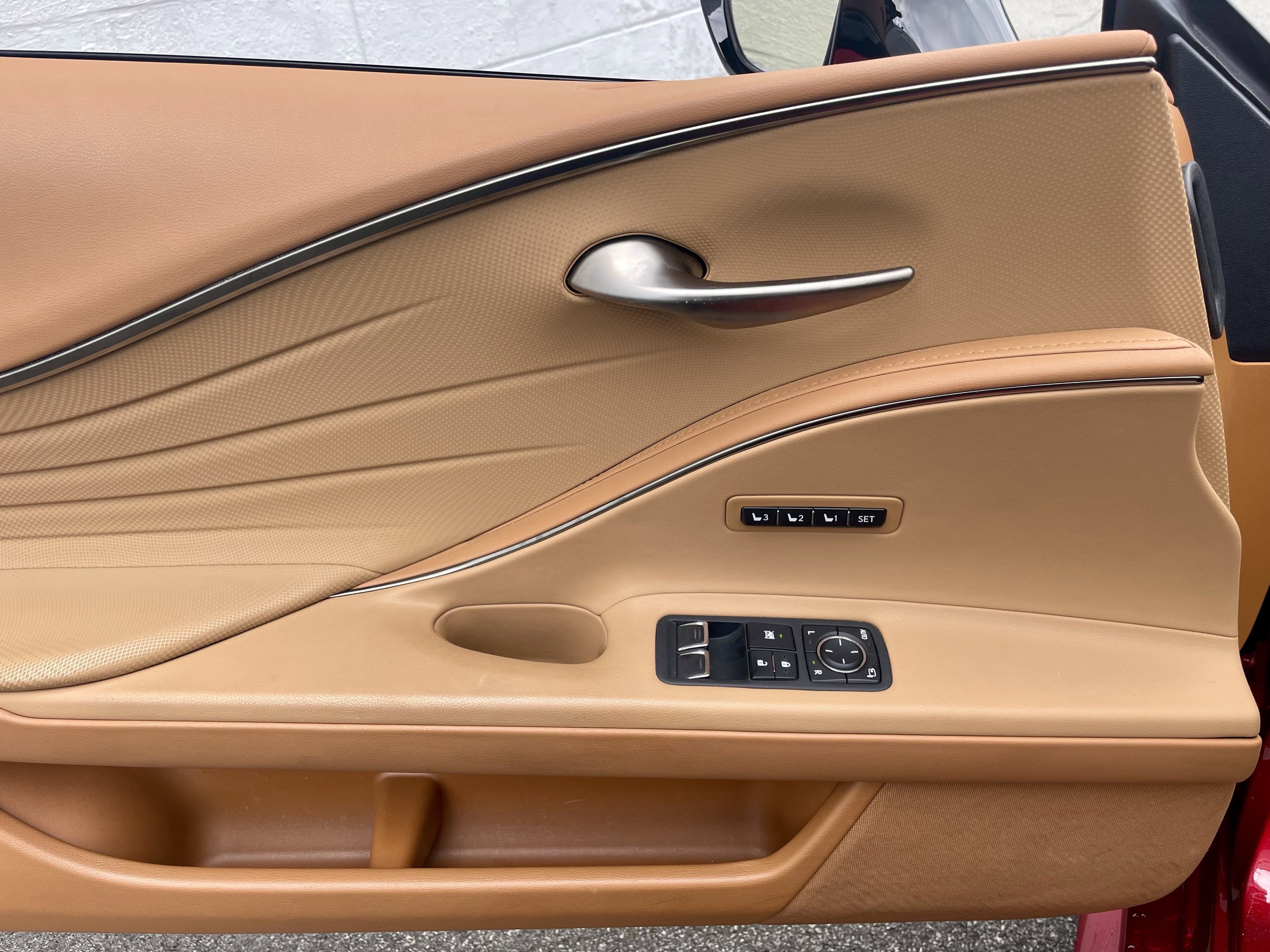 Used 2021 Lexus LC 500 Convertible w/ Cold Area Package image 12