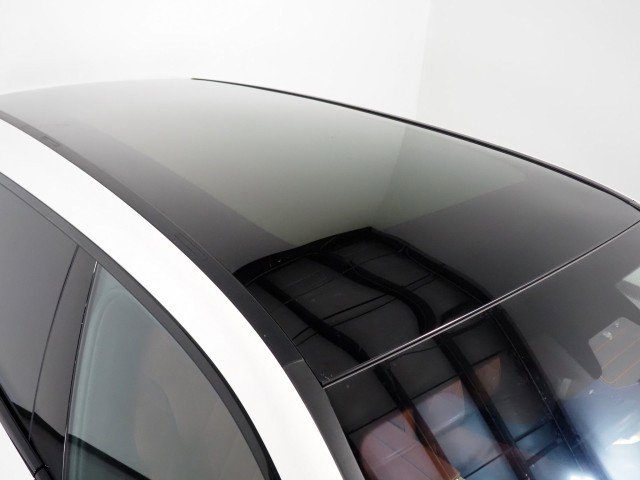 Used 2024 BMW iX xDrive50 w/ Sport Package image 4