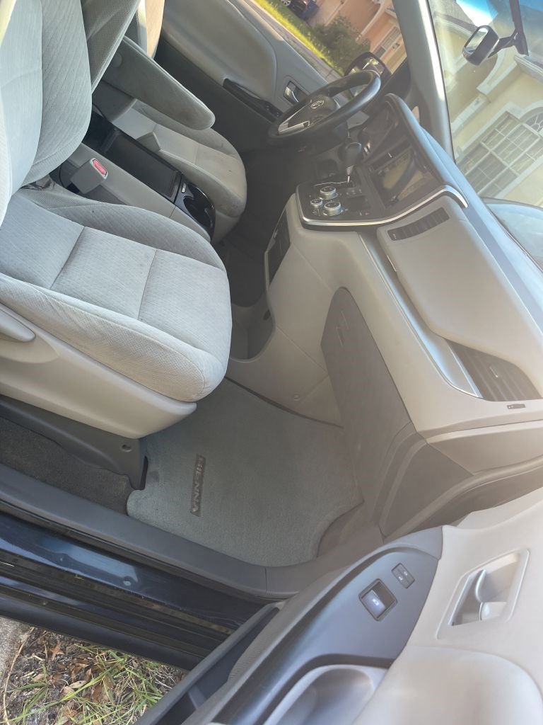 Used 2017 Toyota Sienna LE image 24