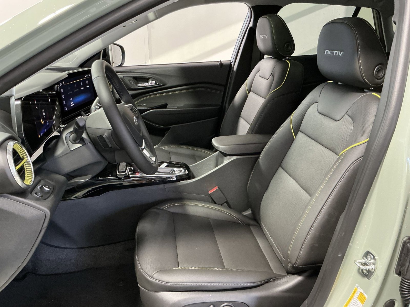 New 2026 Chevrolet Trax ACTIV w/ Sunroof Package image 21