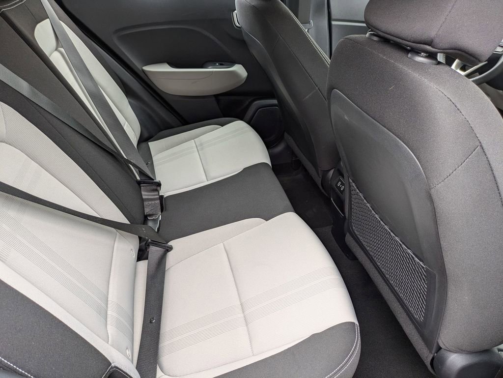 Used 2025 Hyundai Venue SEL image 29