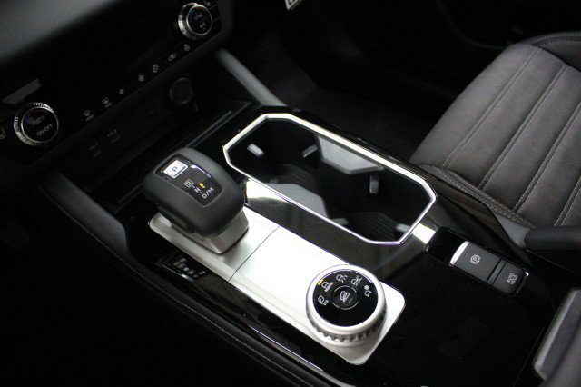 New 2026 Mitsubishi Outlander SE FWD image 14