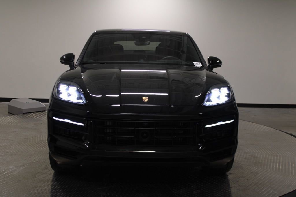 Certified 2025 Porsche Cayenne Coupe image 10