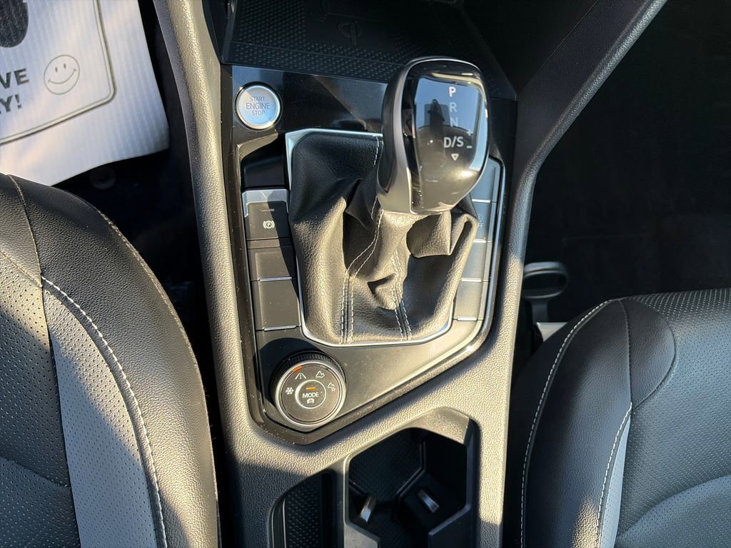 Used 2022 Volkswagen Taos SEL image 25