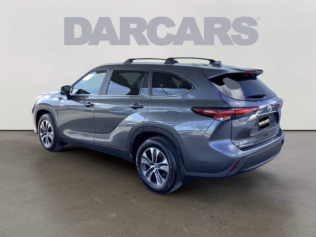 Used 2024 Toyota Highlander XLE image 5