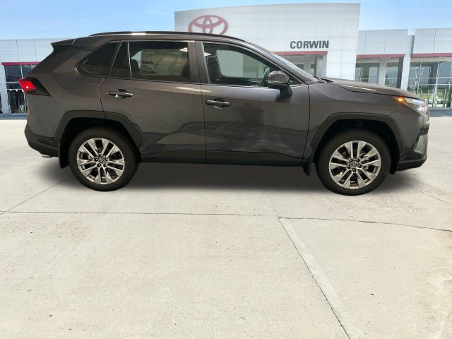 Used 2025 Toyota RAV4 XLE Premium w/ Weather Package AWD/4WD image 9