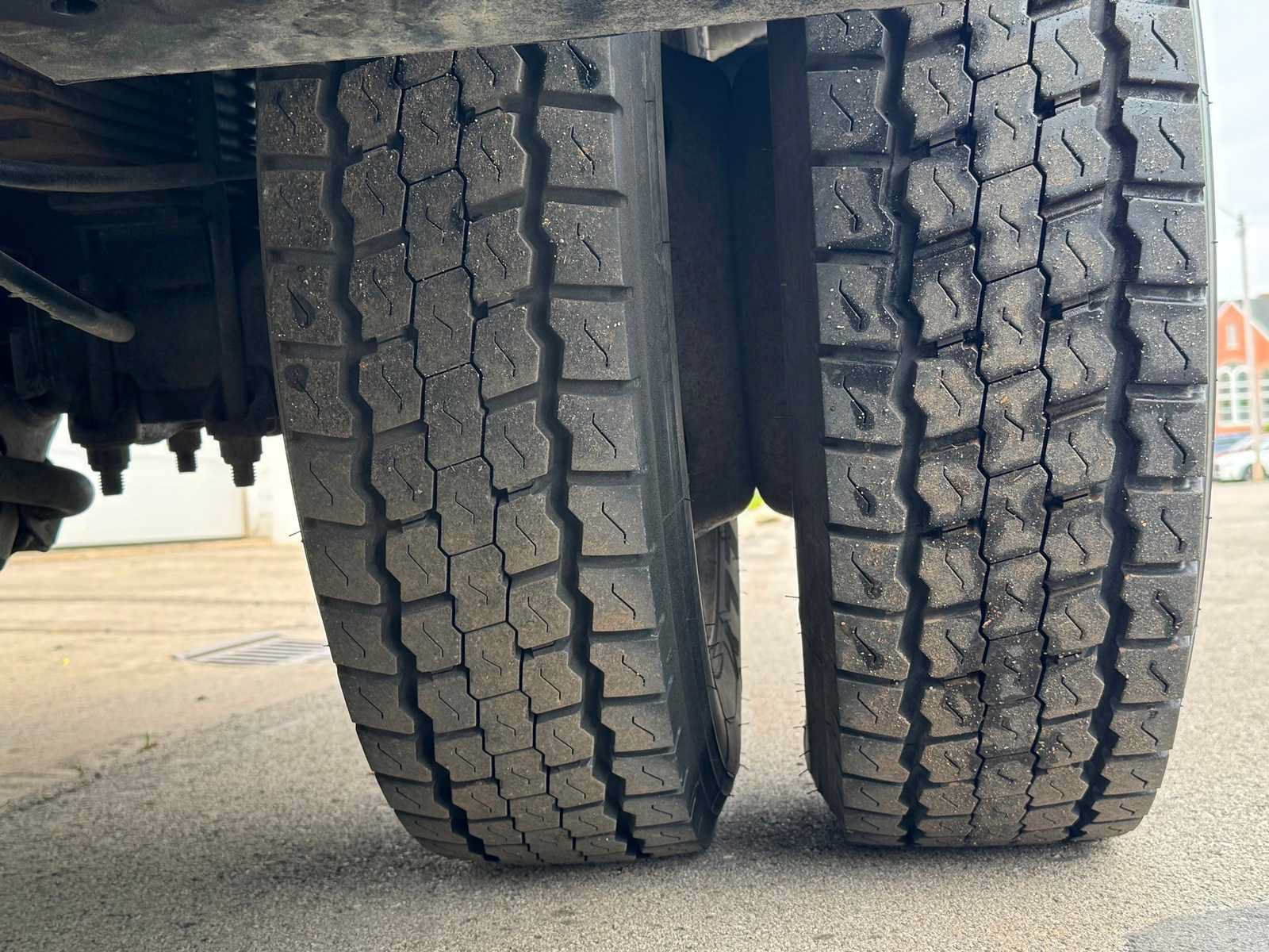 Used 2018 Ford F550 4x4 Regular Cab Super Duty image 12