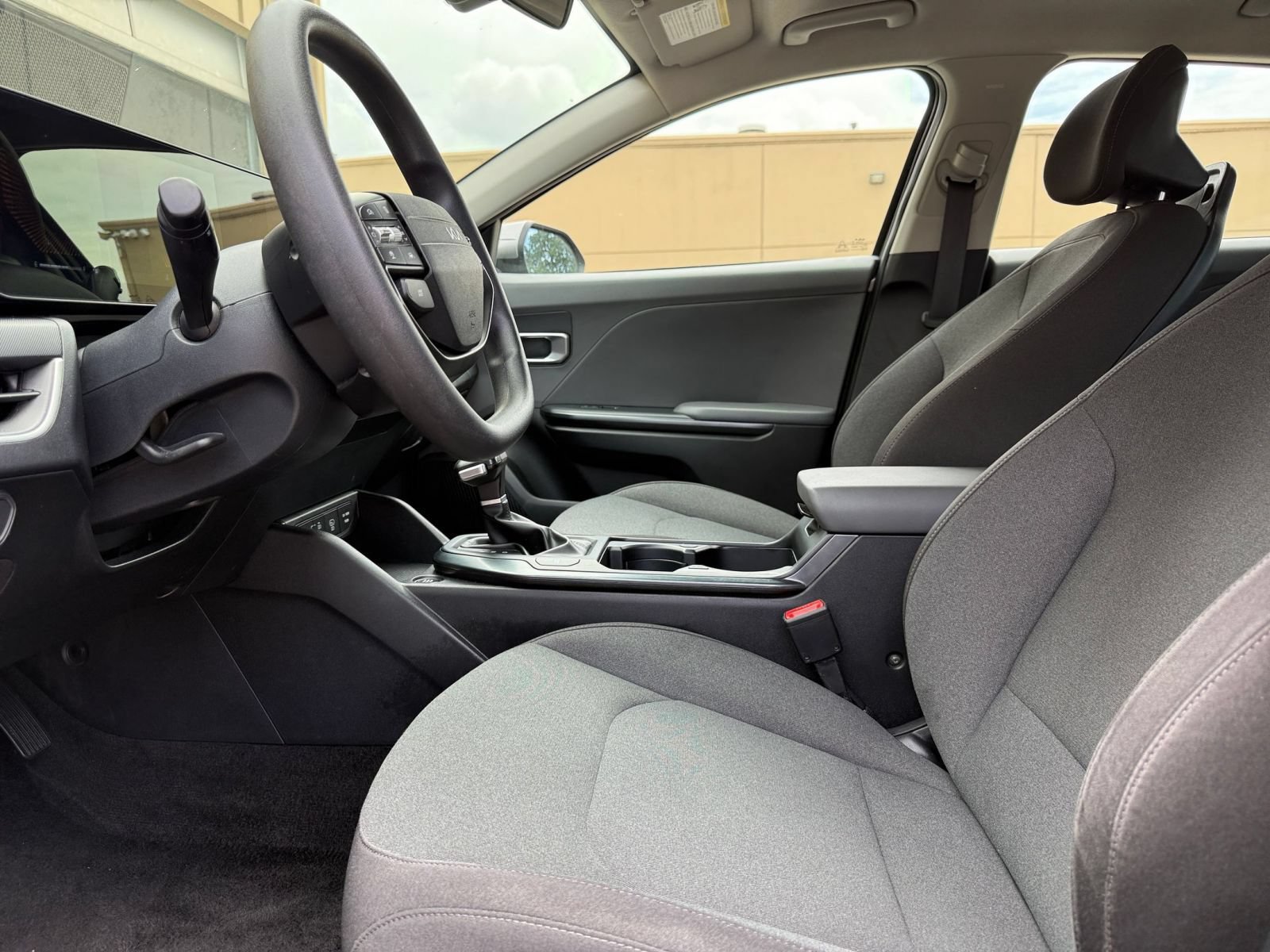 Used 2025 Kia K4 FWD image 29