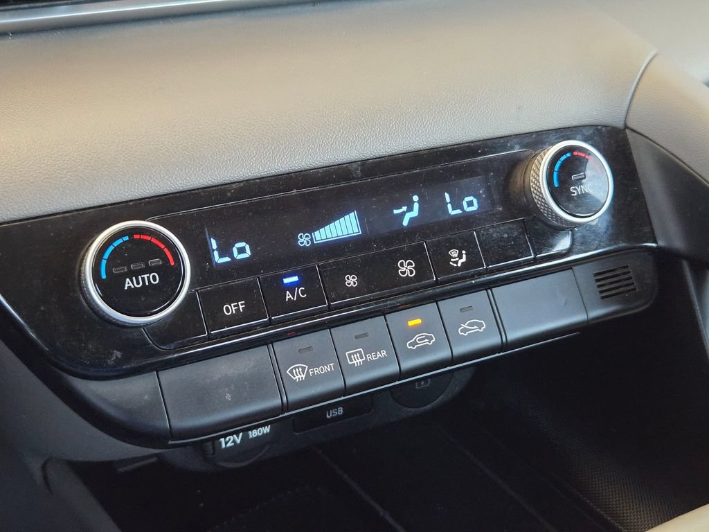Used 2025 Hyundai Elantra Sport FWD image 17