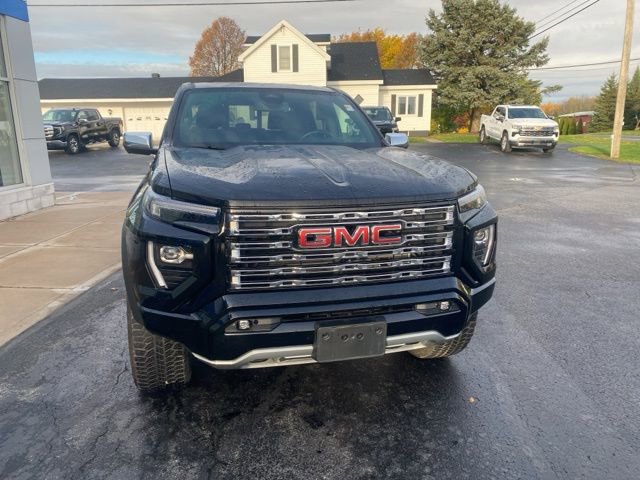 Used 2023 GMC Canyon Denali w/ Denali Black Edition image 6
