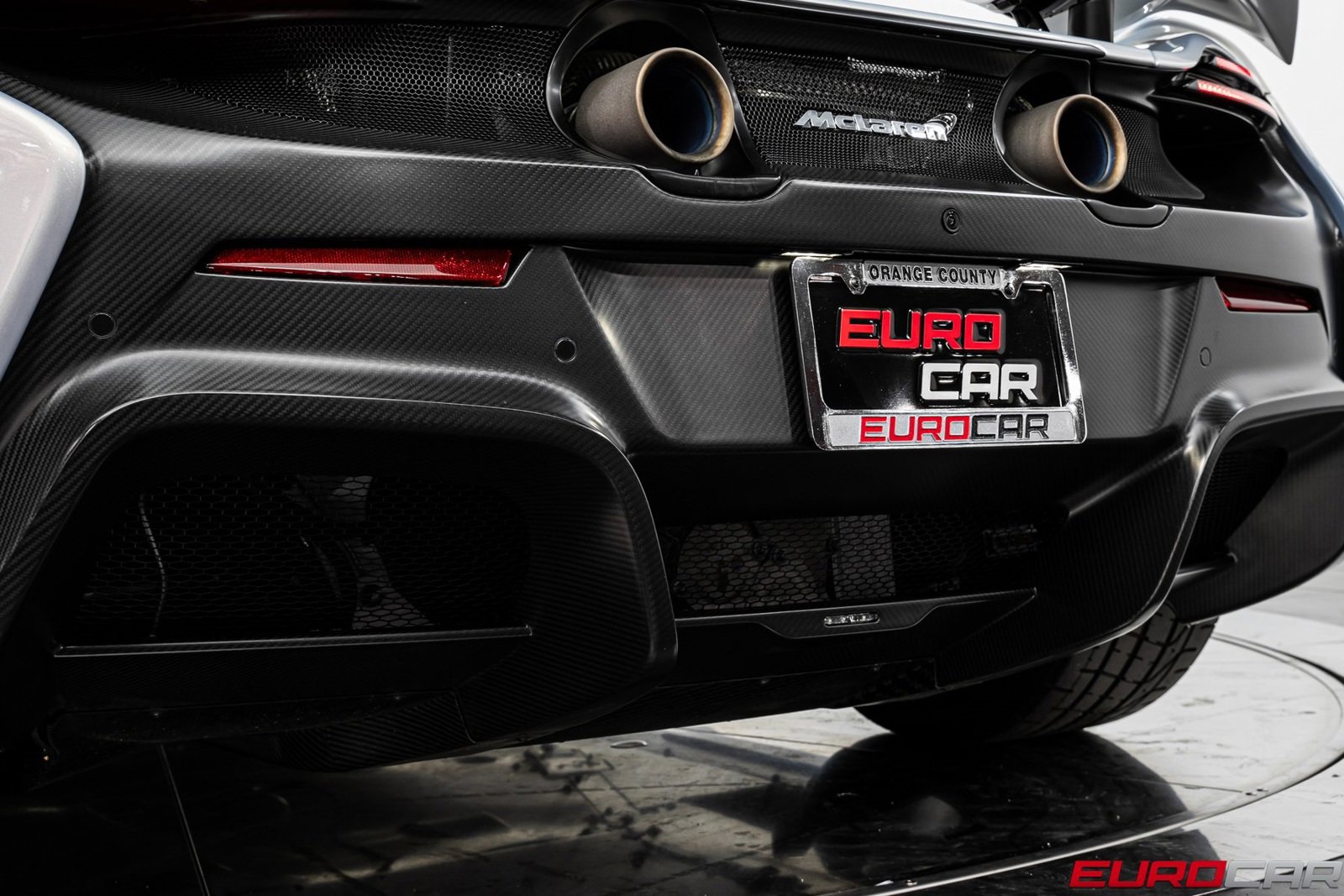 Used 2016 McLaren 675LT Spider image 29