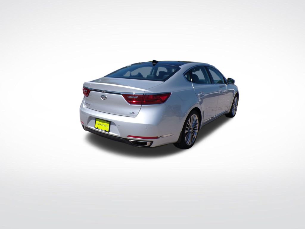 Used 2017 Kia Cadenza Limited FWD image 6