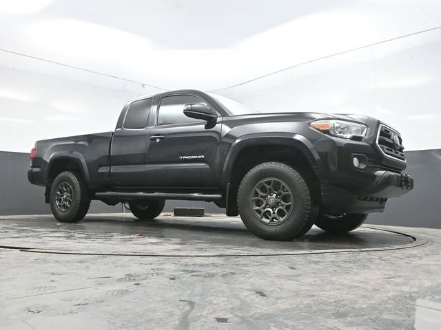 Used 2018 Toyota Tacoma SR5 image 34
