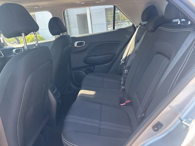 Used 2025 Hyundai Venue SEL FWD image 7