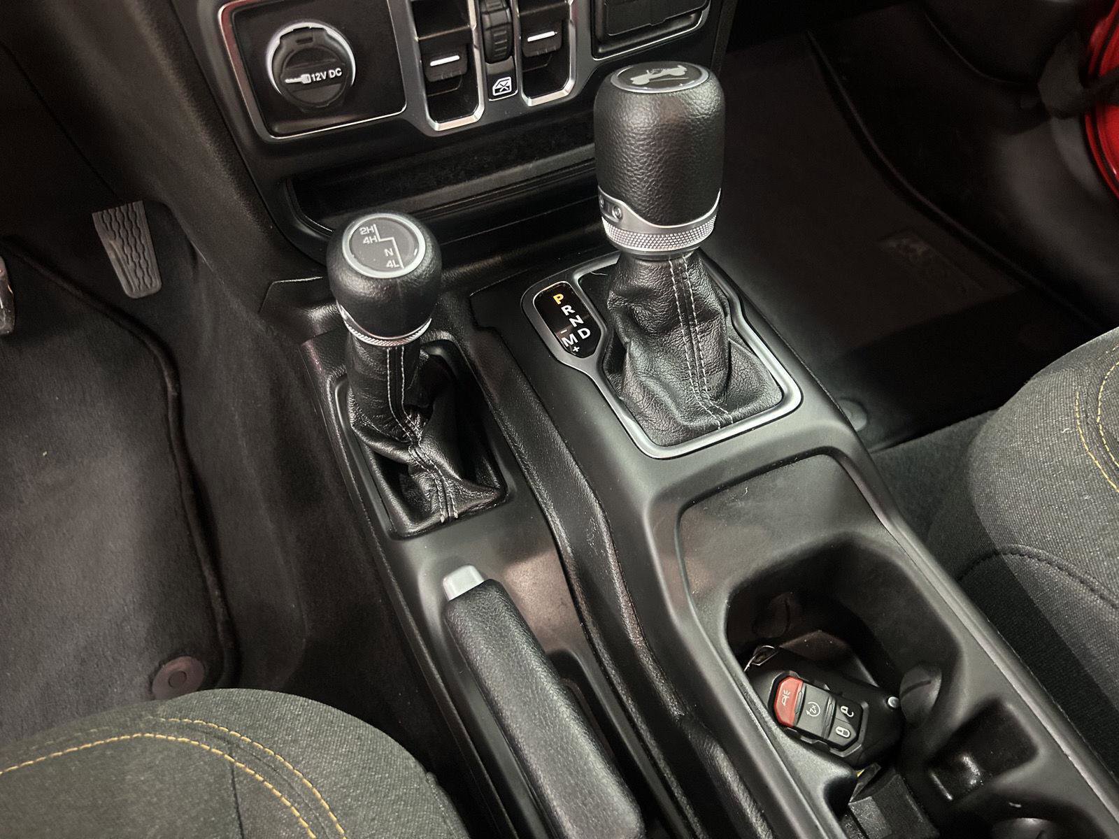 Used 2025 Jeep Wrangler Sahara image 16