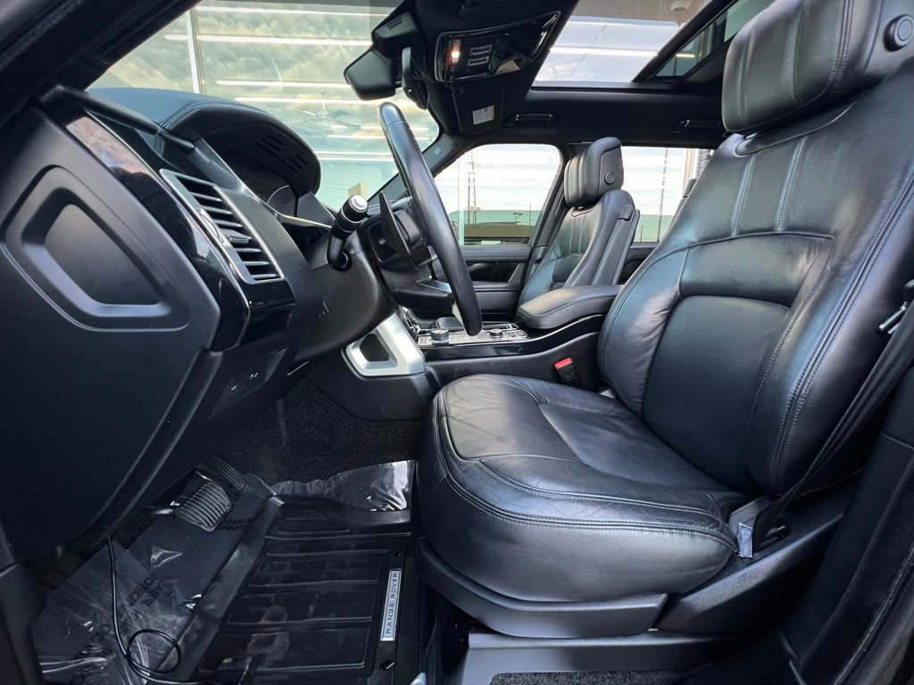 Used 2019 Land Rover Range Rover image 17