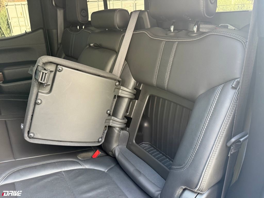 Used 2019 Chevrolet Silverado 1500 High Country w/ Technology Package image 34