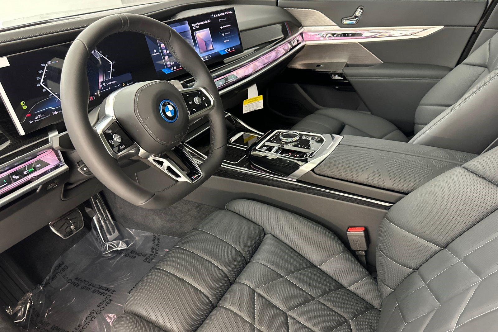 New 2026 BMW 750e xDrive w/ Premium Package AWD/4WD image 4