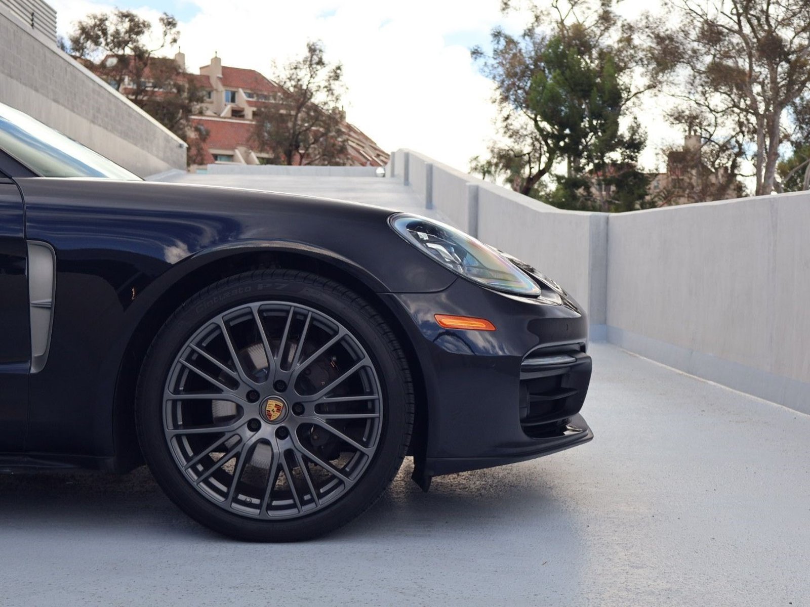 Certified 2023 Porsche Panamera 4 Platinum Edition AWD/4WD image 11