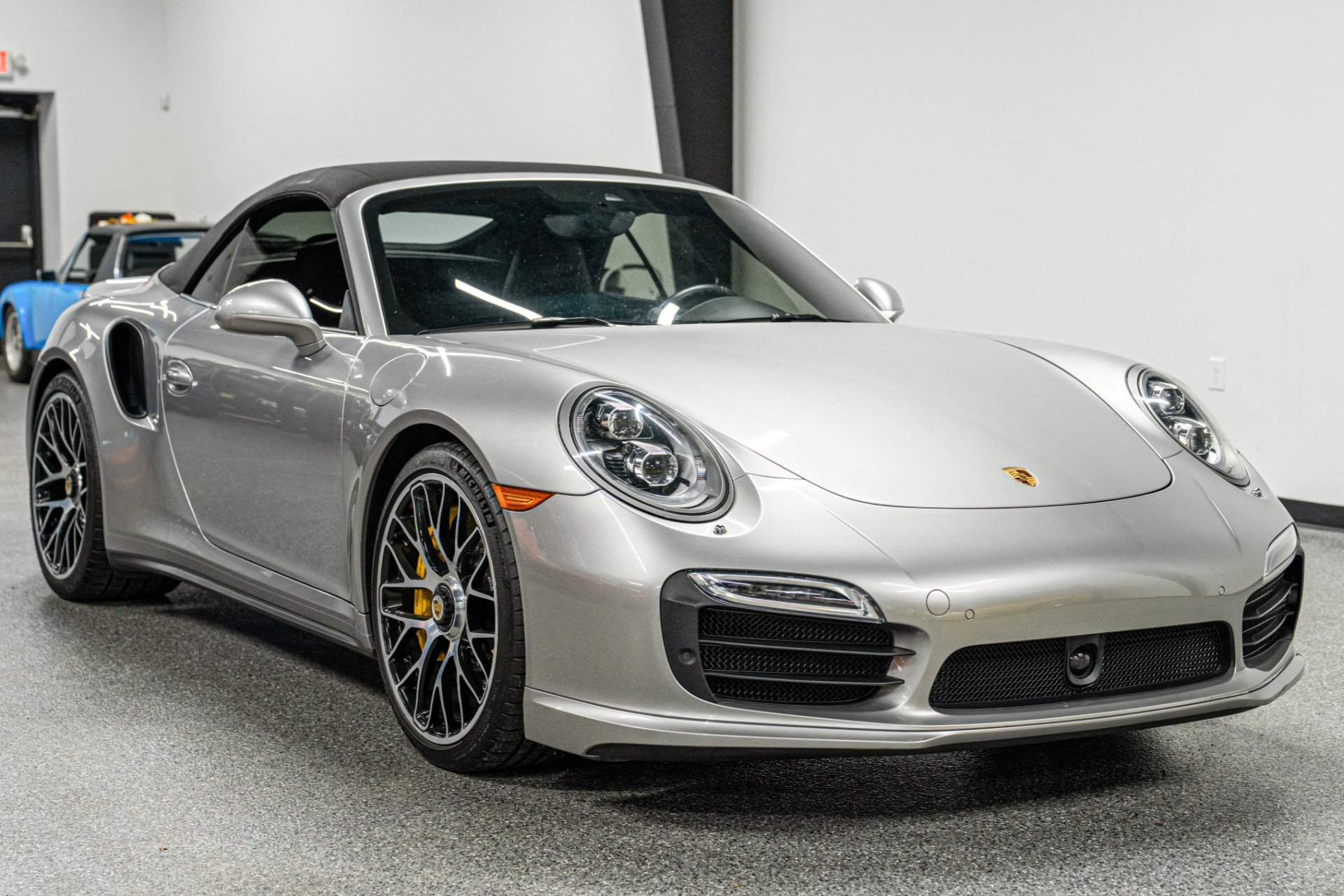 Used 2016 Porsche 911 Turbo S image 38
