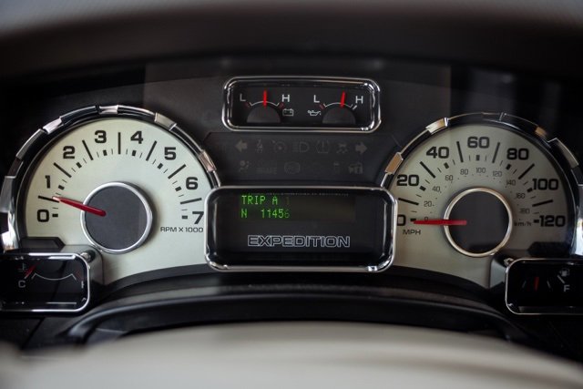 Used 2013 Ford Expedition XLT image 17