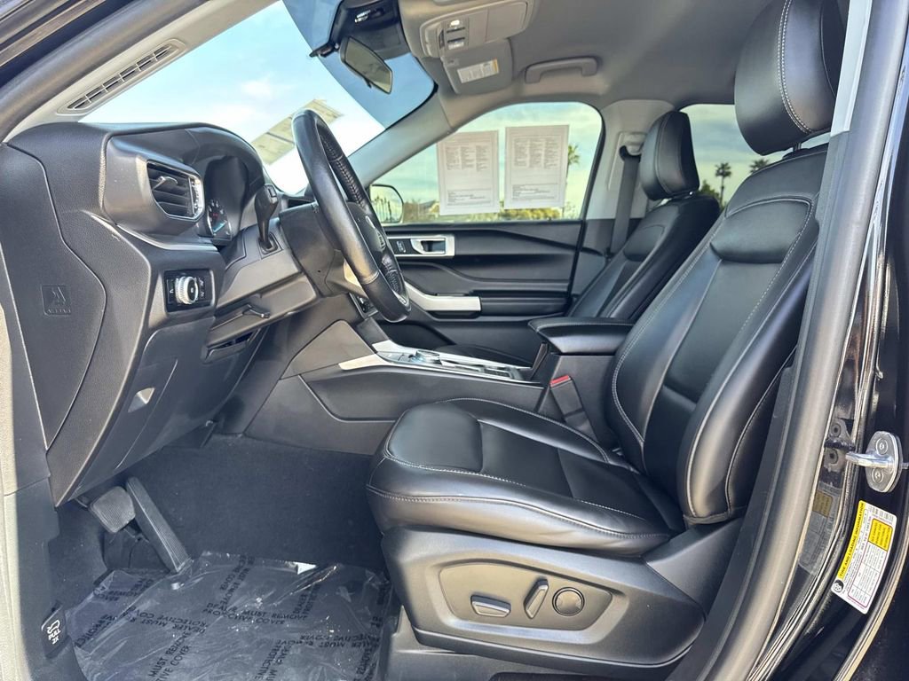 Certified 2022 Ford Explorer XLT w/ Equipment Group 202A image 20