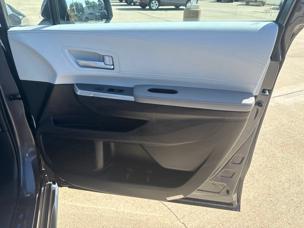 Certified 2025 Toyota Sienna XLE w/ XLE Plus Package AWD/4WD image 22