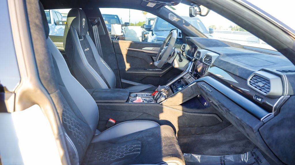 Used 2023 Lamborghini Urus Performante image 18