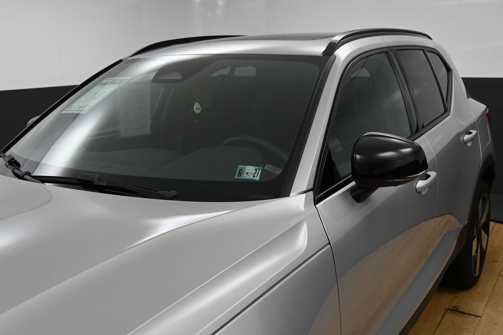 Used 2023 Volvo XC40 Recharge Ultimate w/ Protection Package Premier AWD/4WD image 7