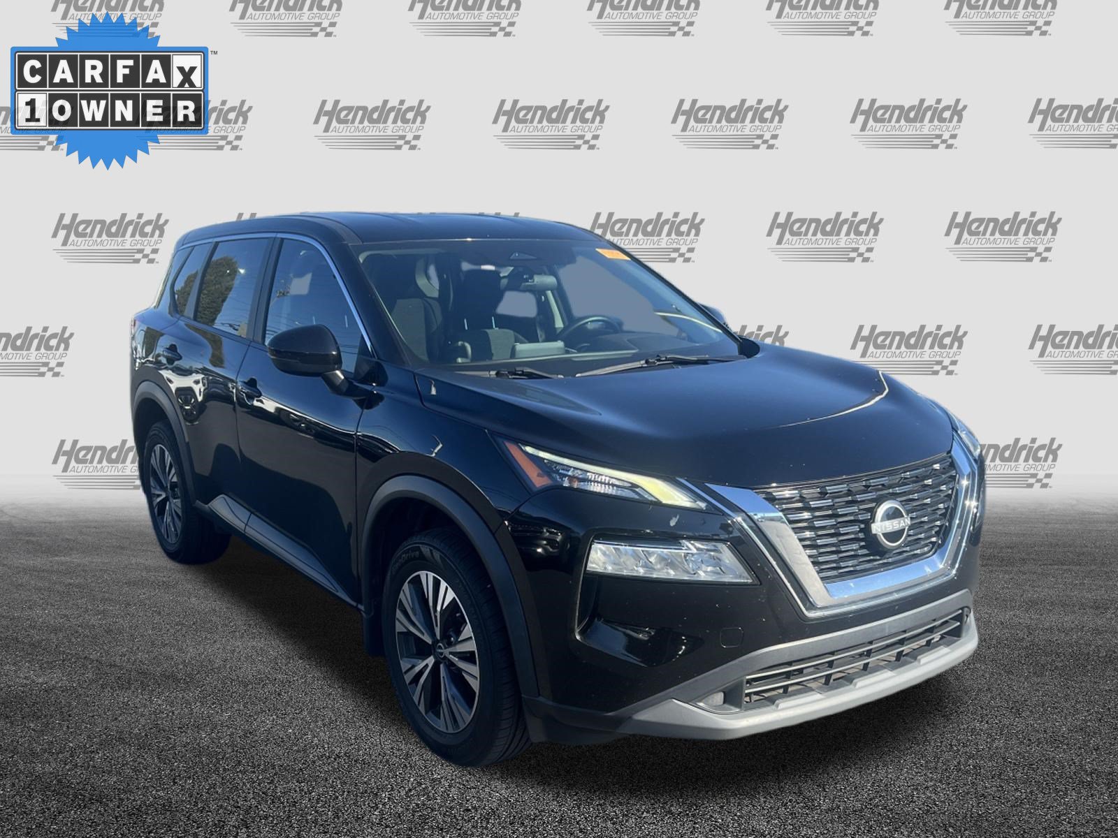Used 2022 Nissan Rogue SV FWD image 2